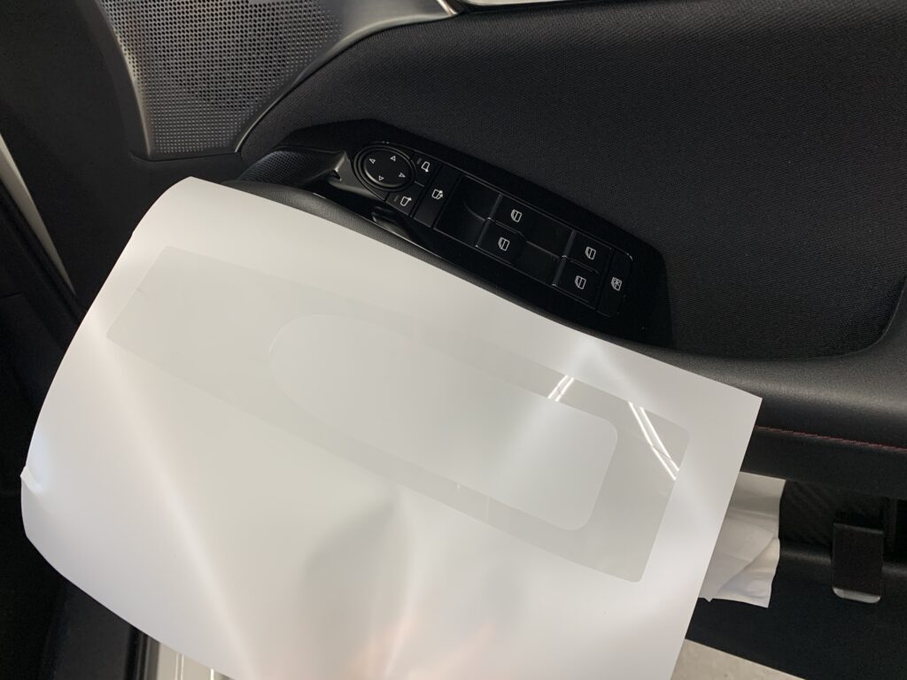 ピアノブラック保護フィルム