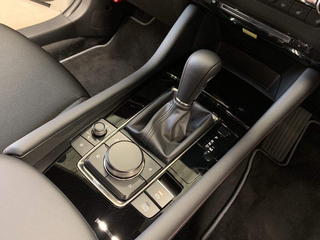 ピアノブラック保護フィルム