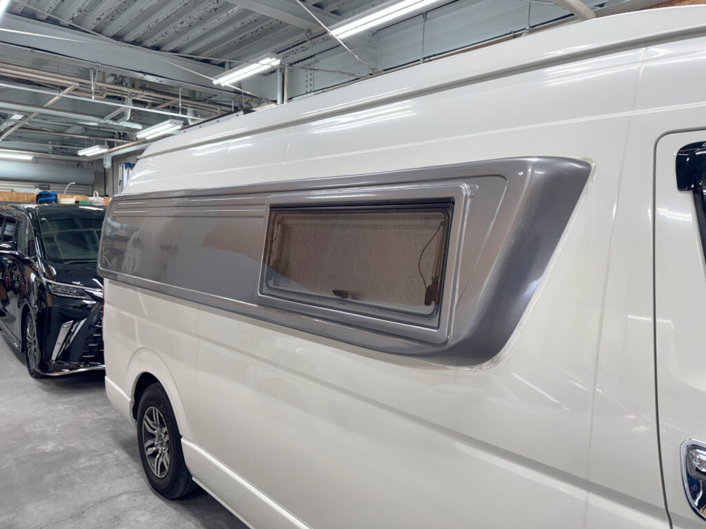 ハイエースパートラッピング