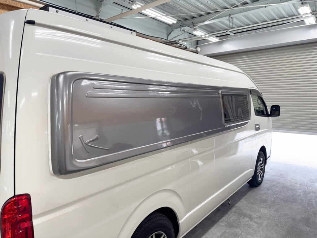 ハイエースパートラッピング