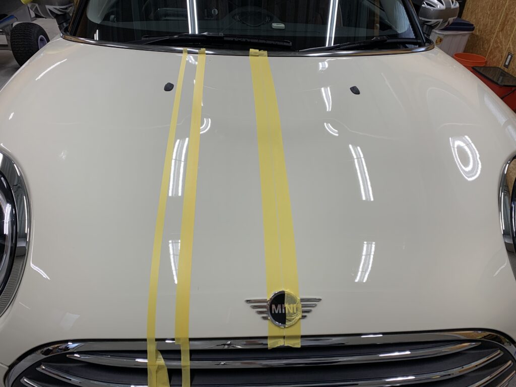 マスキングテープで位置決めの様子