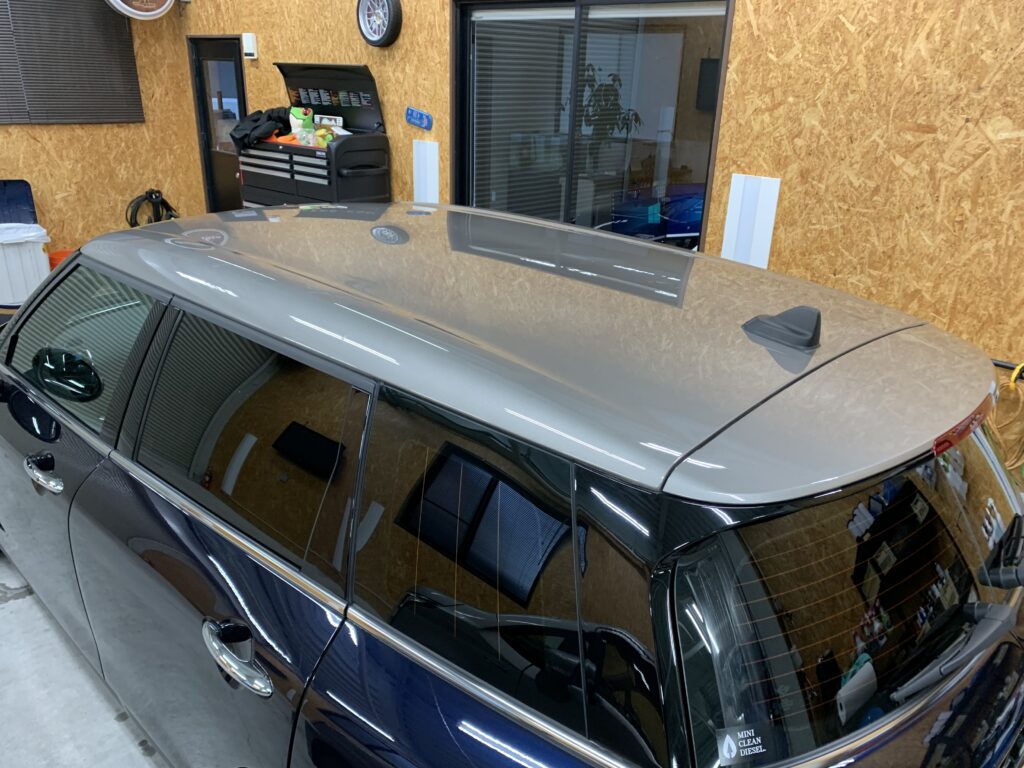 MINIクラブマン ルーフラッピング施工前