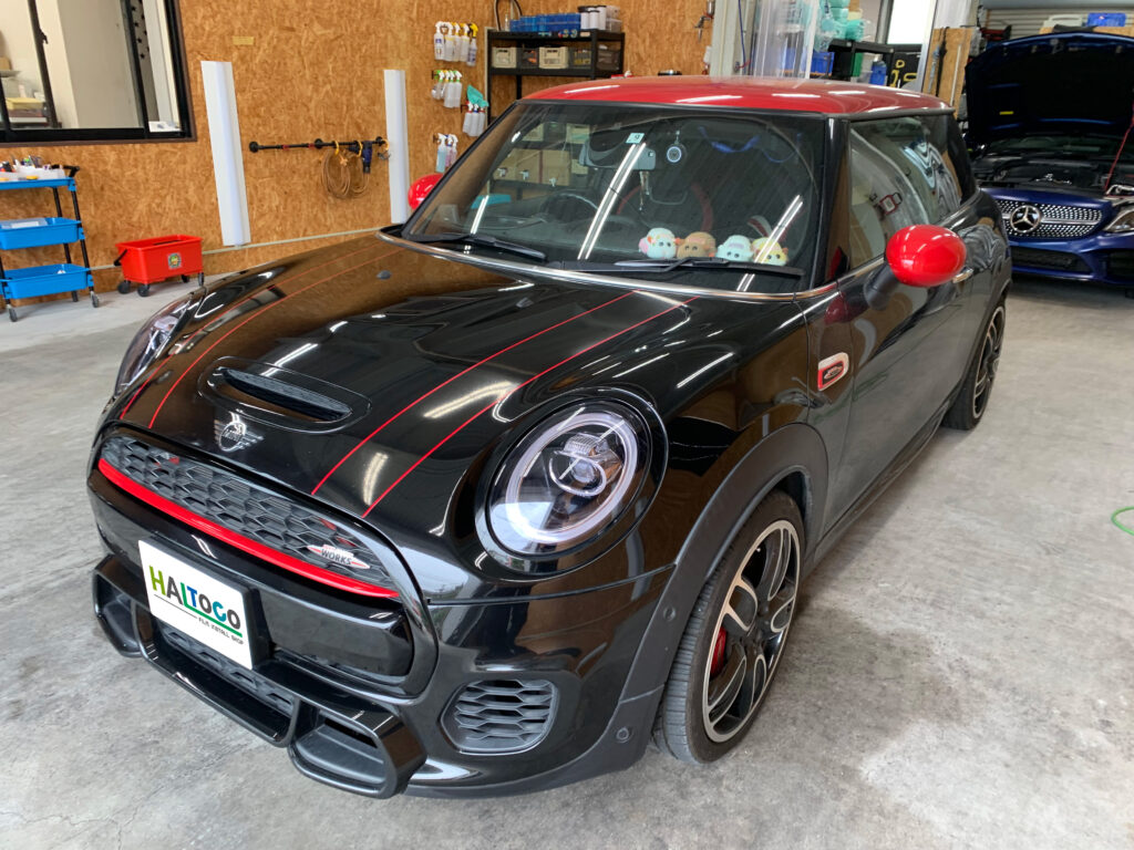 MINI JCWのヘッドライトリペア完成写真。クラックを補修しクリアなレンズへ蘇ったフロントビュー