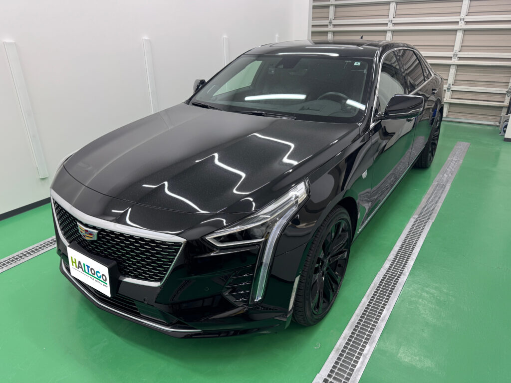 キャデラック CT6のヘッドライトにスモークPPFを施工する前のフロントビュー