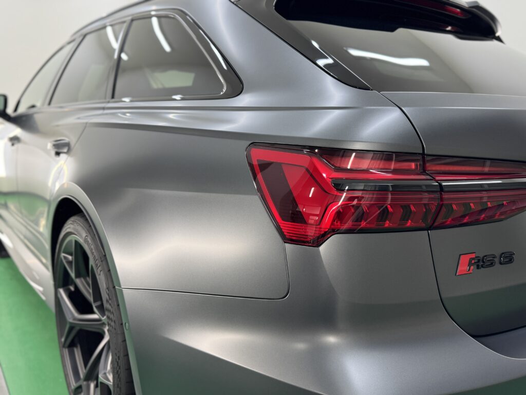 アウディ RS6 フルプロテクションフィルム施工後の仕上がり