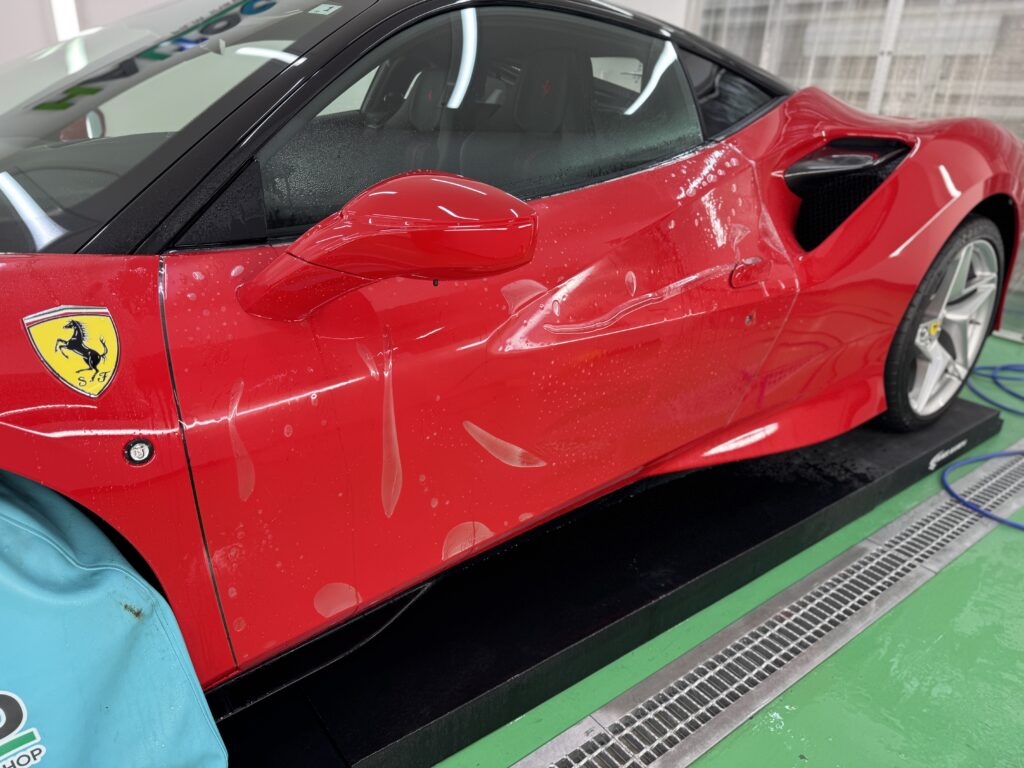 Ferrari F8 Tributo ドアとサイド部分へのプロテクションフィルム施工
