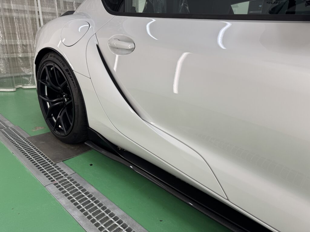 GR Supra ドアサイドガーニッシュ カーボンPPF施工前