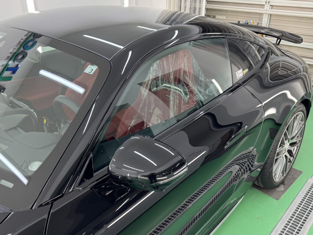 Mercedes-AMG GT43 ウインドウモールブラックアウト施工完成