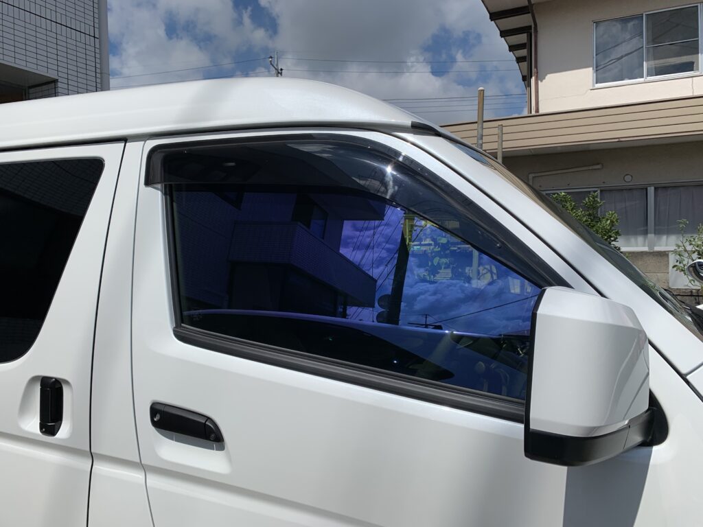 ハイエース運転席ガラスのピュアゴースト IRML89施工後