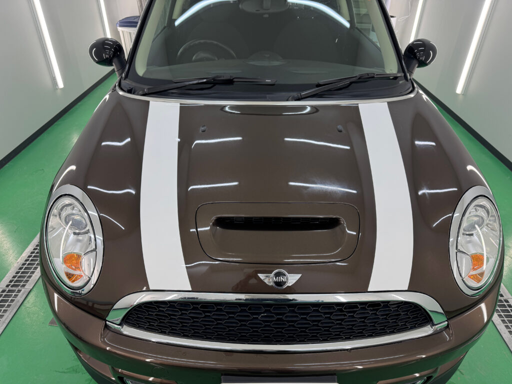 MINI クラブマン R55 3M 2080グロスホワイト ボンネットストライプ施工完成