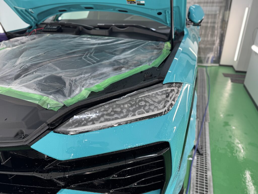 Lamborghini Urus SE ヘッドライトのプロテクションフィルム施工