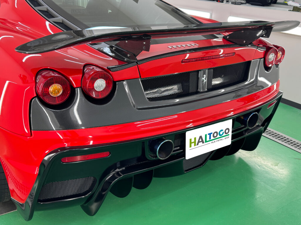 グロスカーボンPPFでスクーデリア風にブラックアウトしたフェラーリF430リアバンパー完成