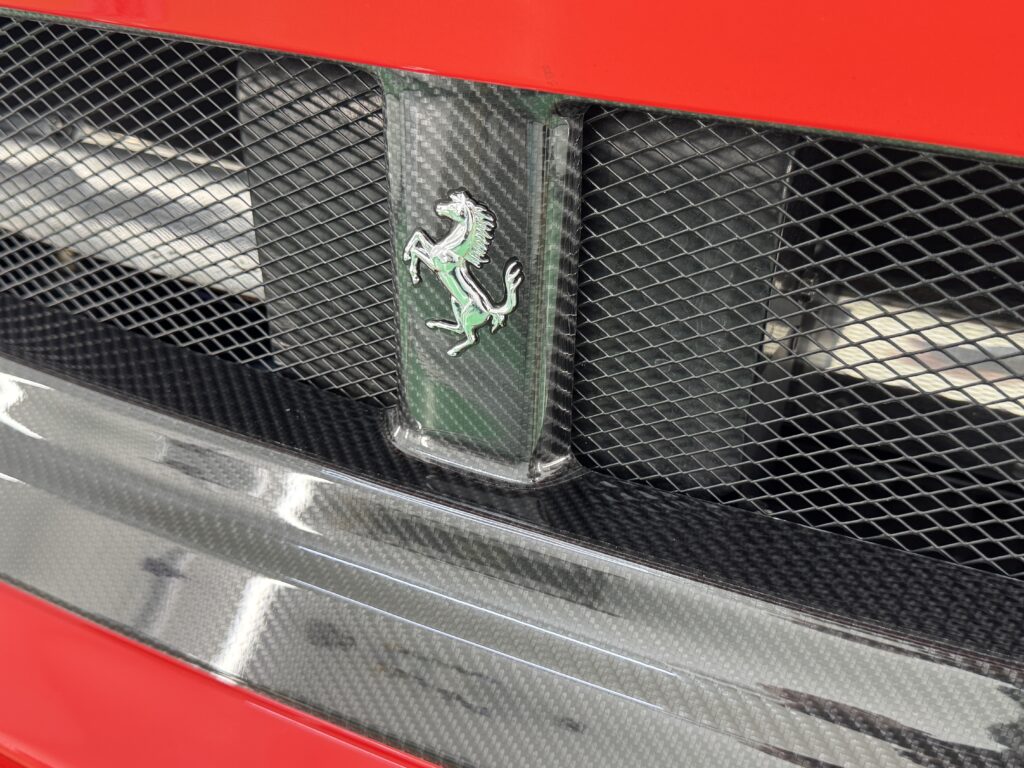 ェラーリF430リアバンパー中央部のグロスカーボンPPF施工完成後の仕上がり