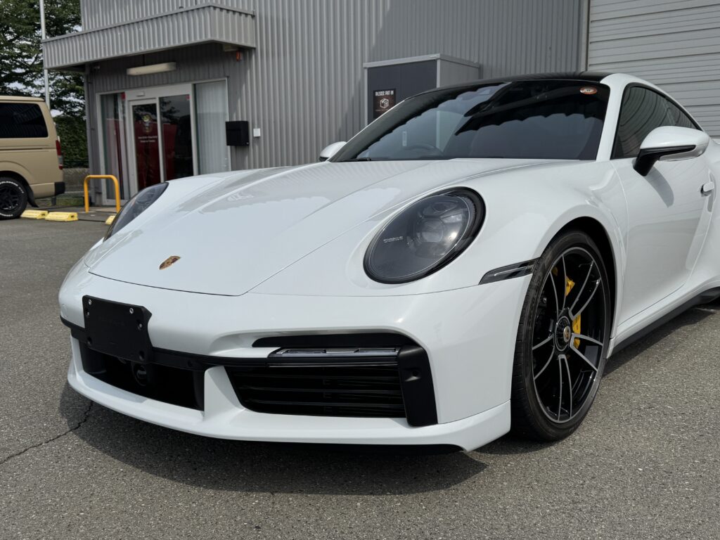 フロントフルPPF施工後のポルシェ 911 Turbo S