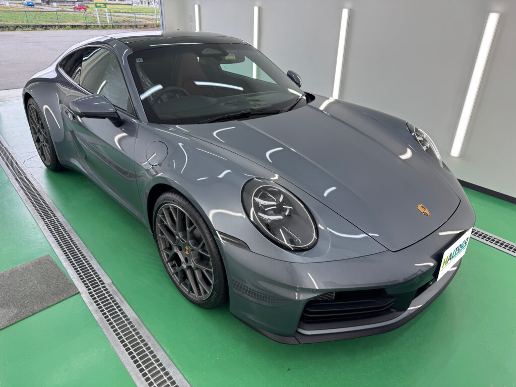 プロテクションフィルム施工で入庫したポルシェ911 Carrera
