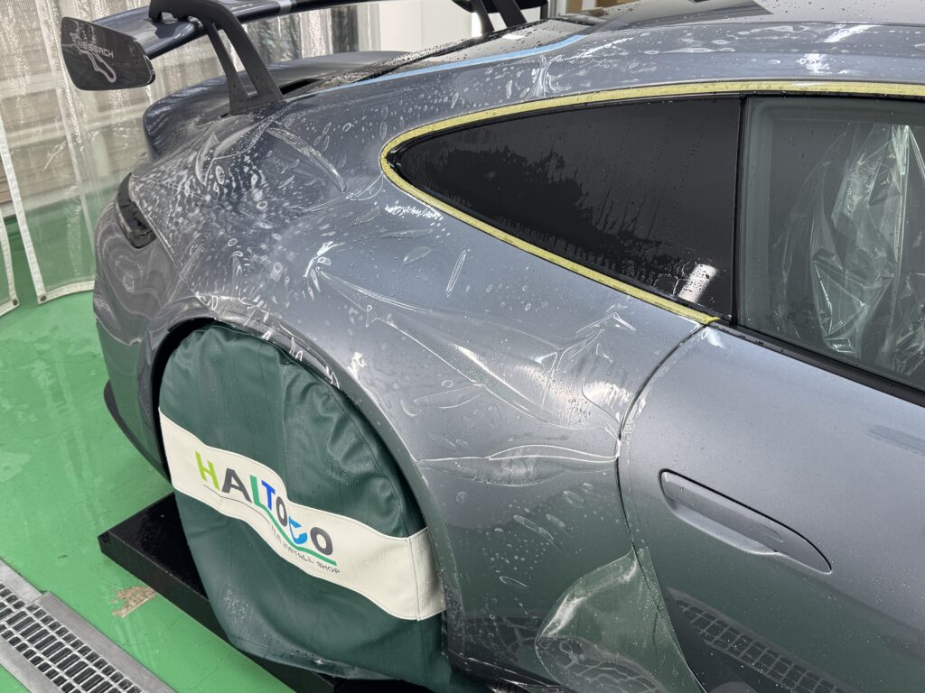 ポルシェ911 GT3 リアフェンダー本体へのプロテクションフィルム施工