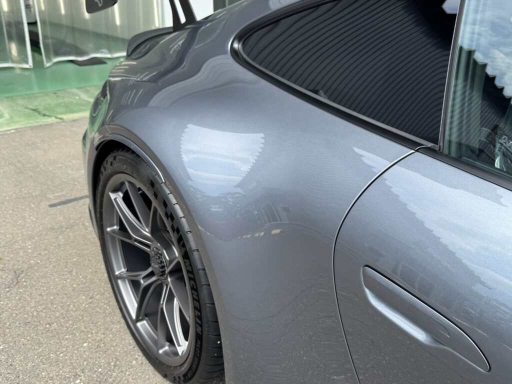ポルシェ911 GT3 PPF施工後のドアとリアフェンダー