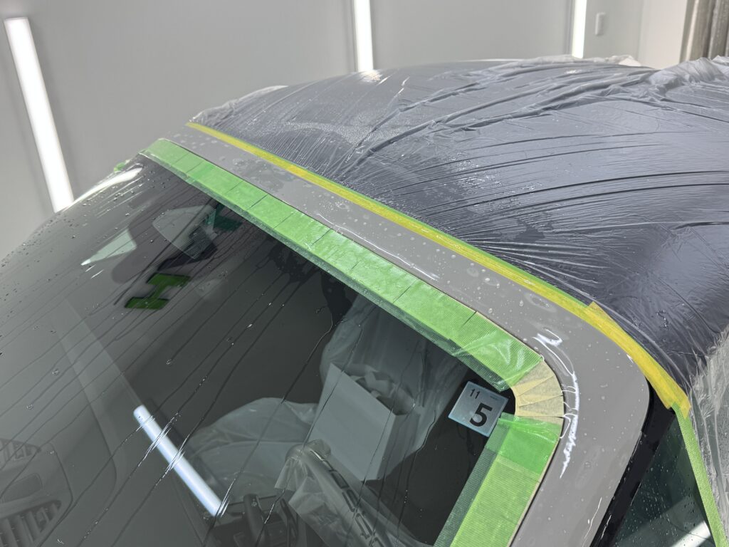 ポルシェ911ターボSカブリオレ992.2 フロントピラーPPF施工中