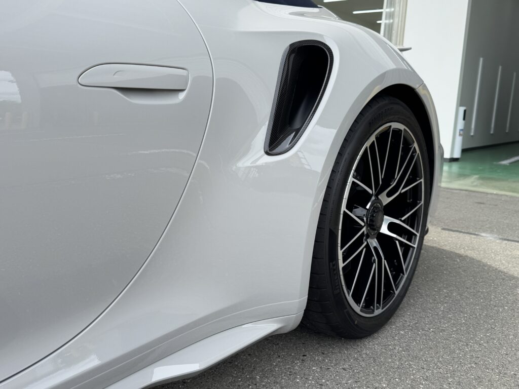 ポルシェ911ターボSカブリオレ992.2 サイドロッカーPPF施工後