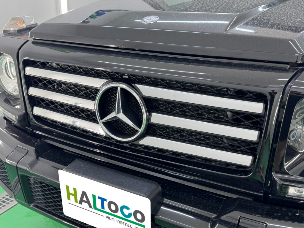 メルセデス・ベンツ G350d フロントグリル ブラックアウトラッピング施工前