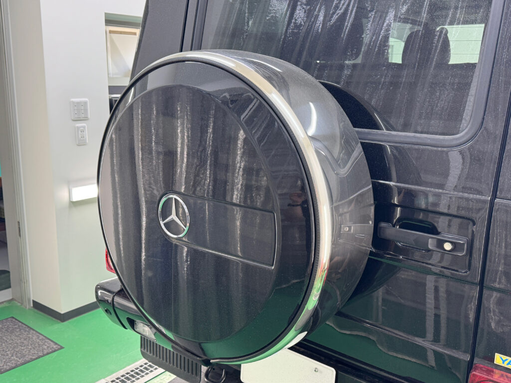 メルセデス・ベンツ G350d スペアタイヤカバー ブラックアウト施工前