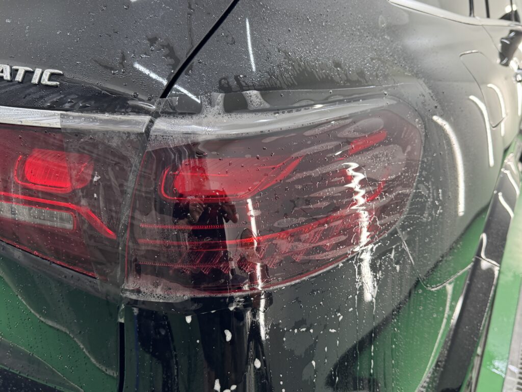 メルセデス・ベンツ GLS450d テールランプ スモークPPF施工中
