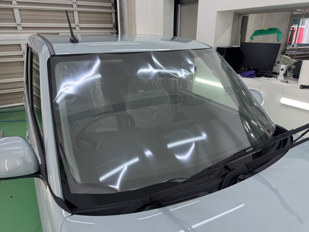 ホンダ N-ONE フロントガラス用透明遮熱フィルム 熱成形前