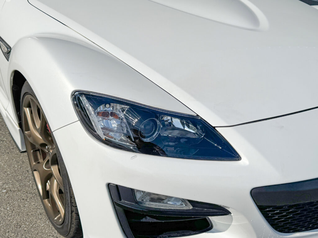プロテクションフィルム施工後のマツダ RX-8のヘッドライト