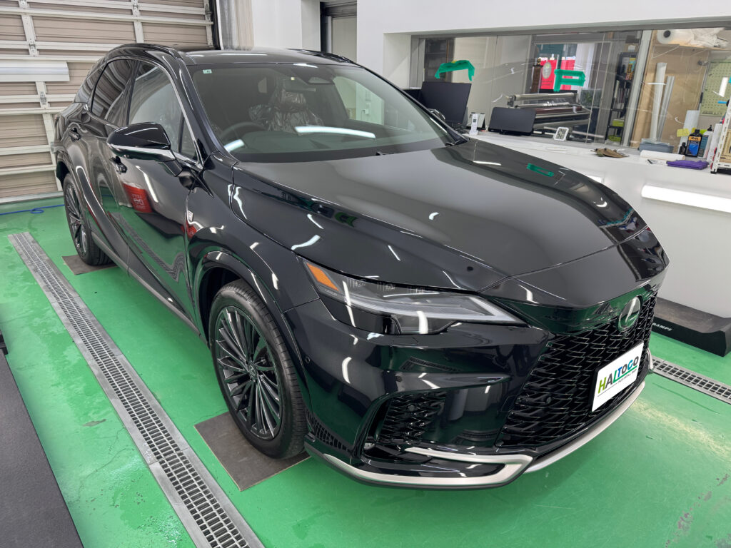 ブラックアウトラッピング施工前のレクサスRX350