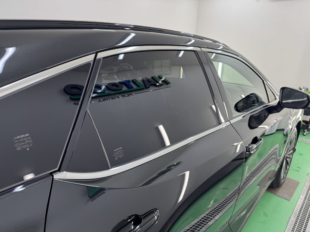 レクサスRX350 ウィンドウモールのブラックアウト施工前