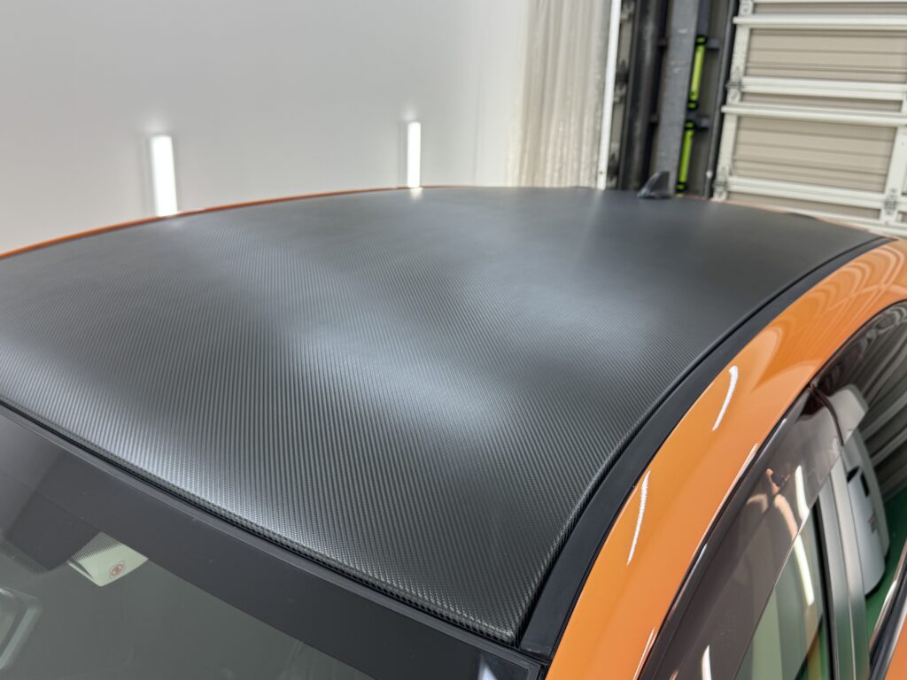 スバルXV 3Mカーボンルーフラッピング完成後