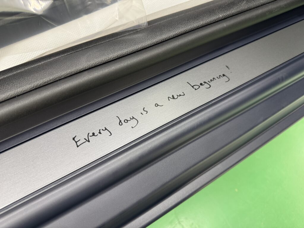 Every day is a new beginningの文字を保護したサイドシルプレート施工後