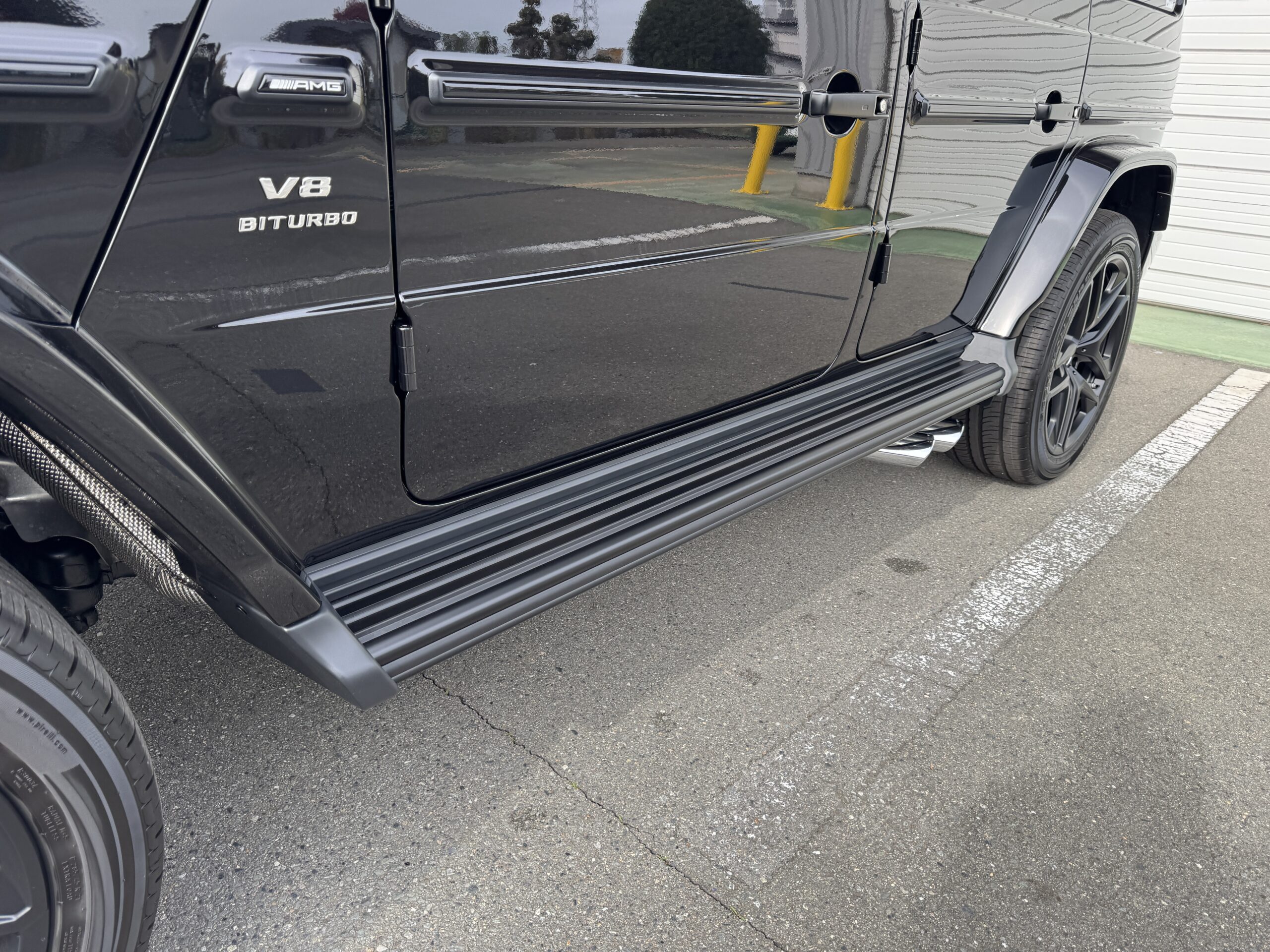 メルセデスAMG G63のマットブラックPPF施工後のランニングボードと車体側面