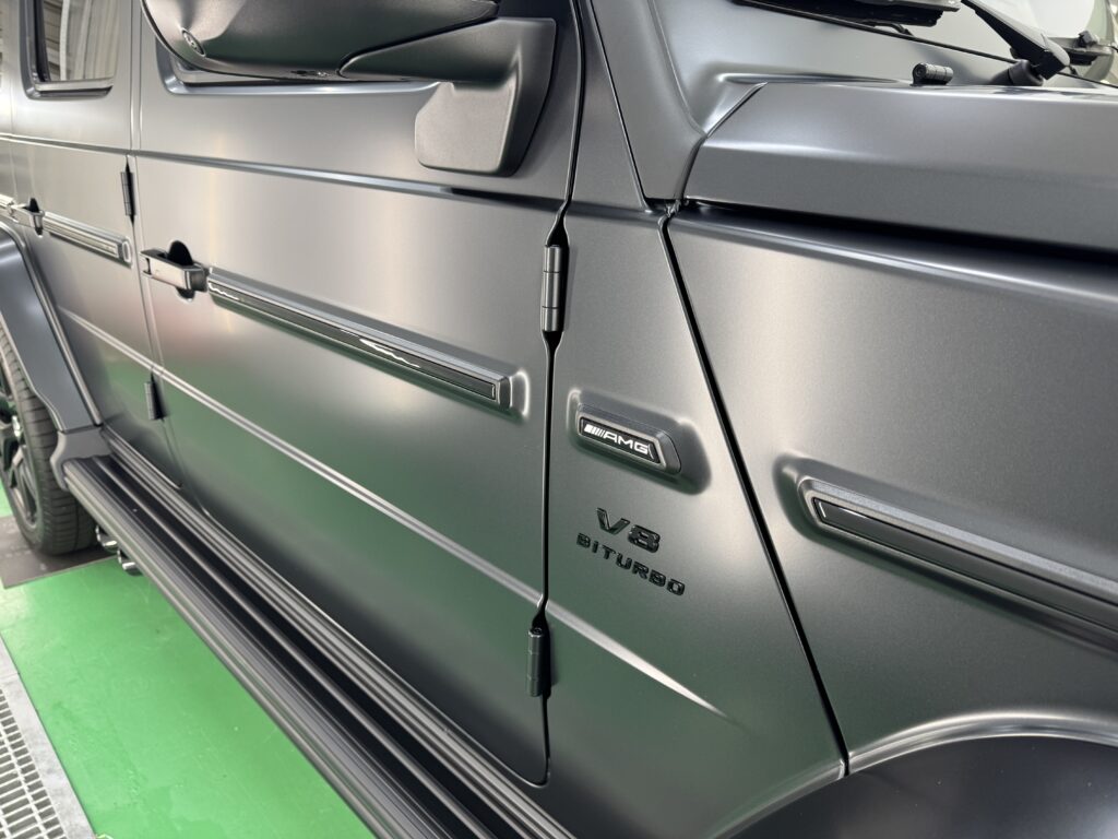 メルセデスAMG G63のフロントフェンダーとドアのマットプロテクションフィルム施工後の仕上がり
