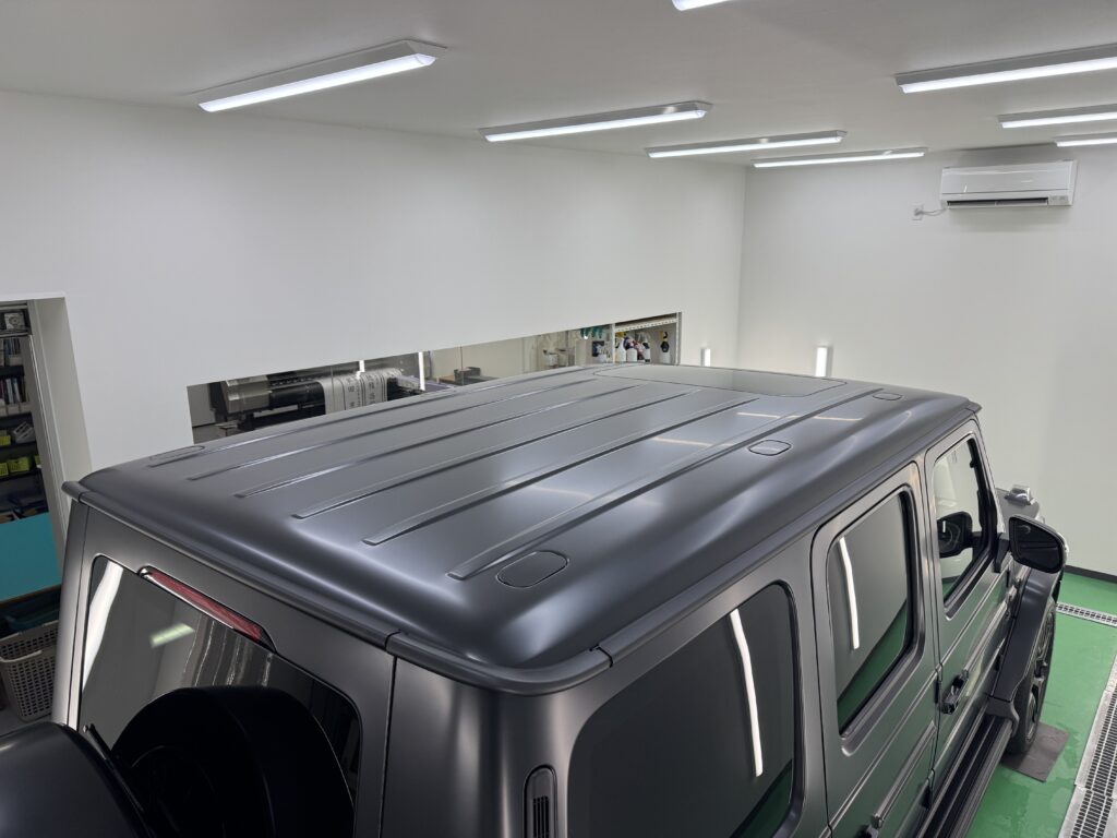マットPPF全面施工後のG63のルーフ周辺