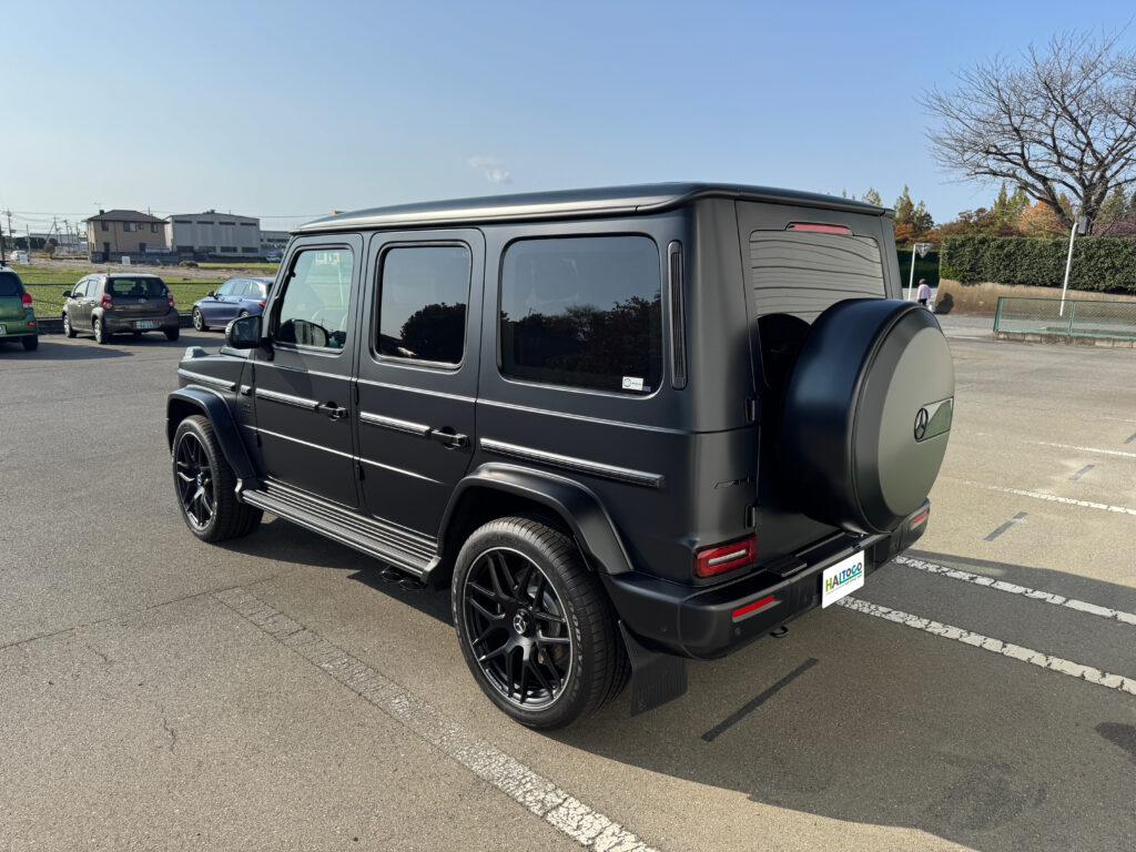 メルセデスAMG G63 Black Accent Editionのリア斜めから見たマットブラックの仕上がり