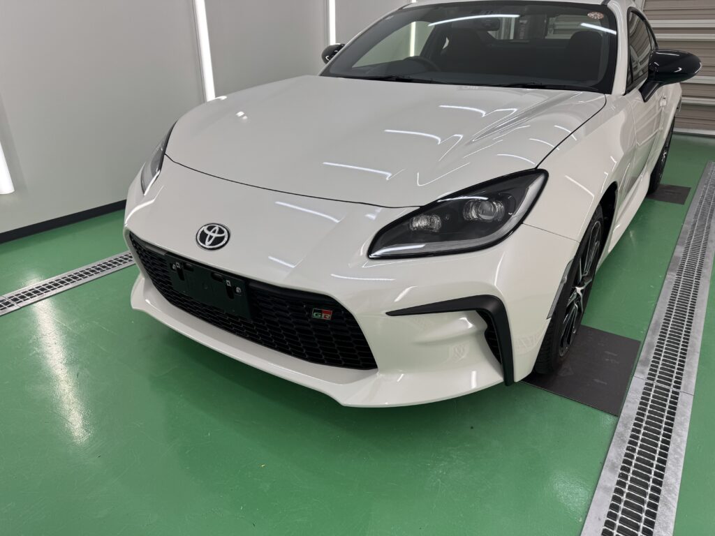 トヨタ GR86のフロントバンパーとストーンガードにPPFを施工した完成車両